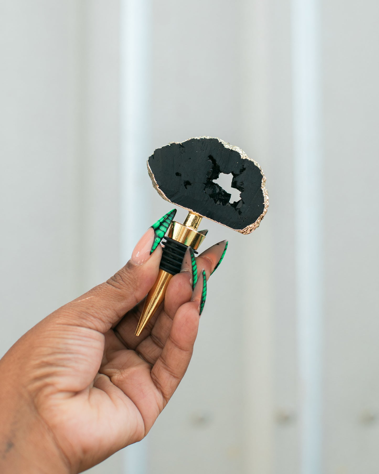 The Sauvignon - Wine Stopper